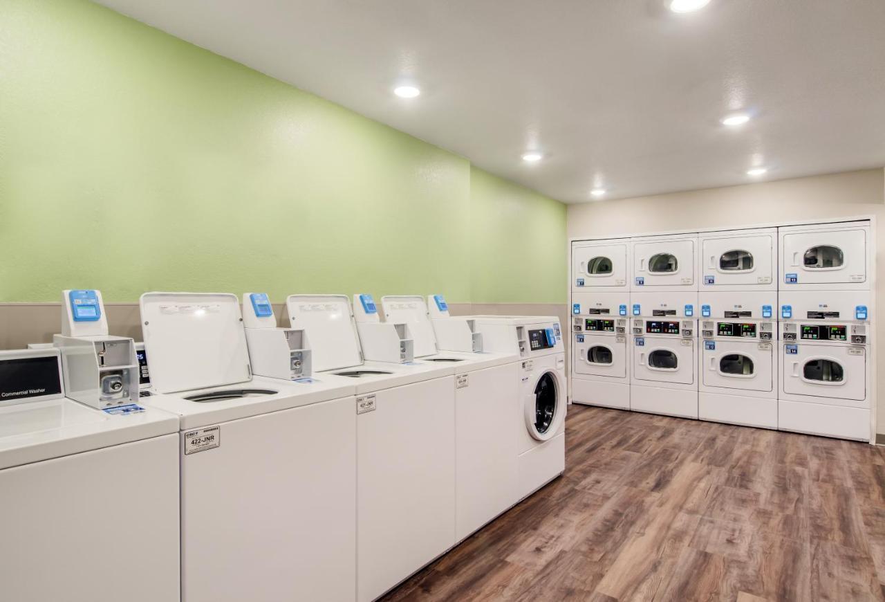 Woodspring Suites Thornton-North Denver Bagian luar foto