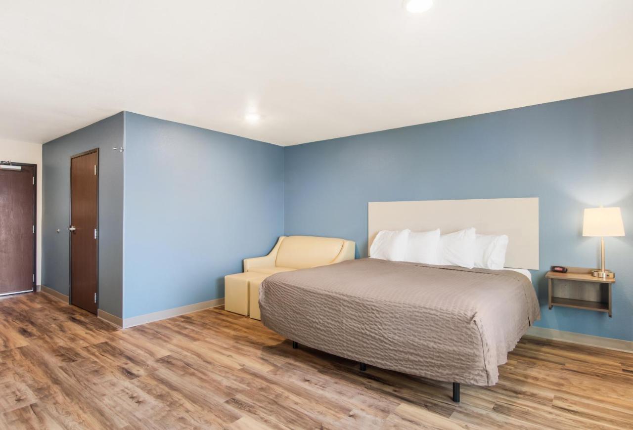 Woodspring Suites Thornton-North Denver Bagian luar foto